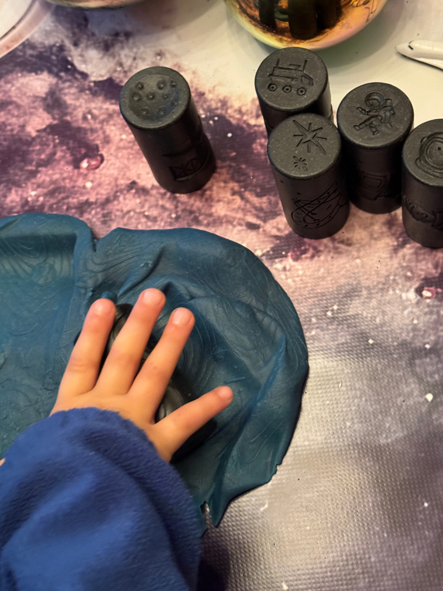 Taktila kreativa sagorullar - Rymden, 6 st - Bild 3